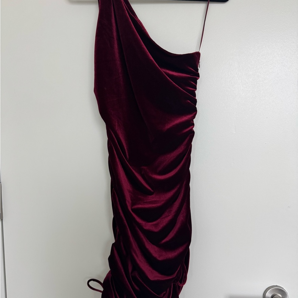 House of Harlow 1960 One-Shoulder Deep Burgundy Velvet Dress